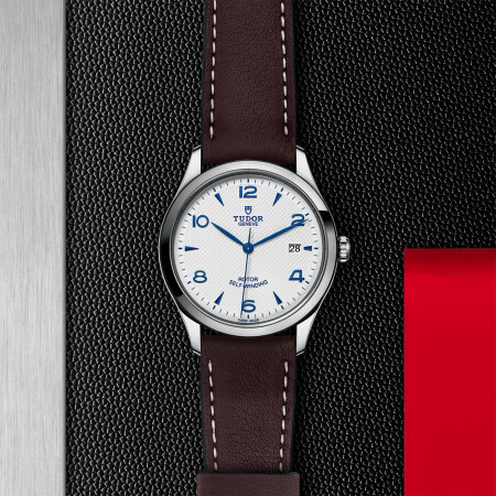 TUDOR 1926 watch, 39 mm steel case, opaline and blue dial