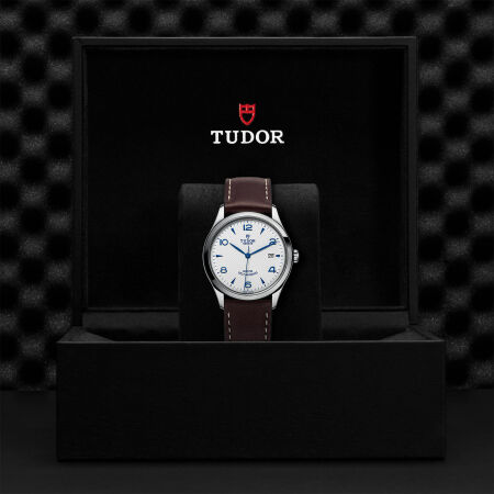 TUDOR 1926 watch, 39 mm steel case, opaline and blue dial