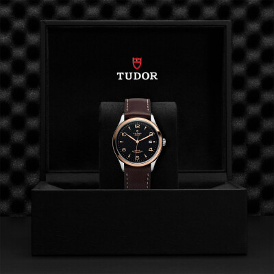 TUDOR 1926 watch, 39 mm steel case, pink gold bezel