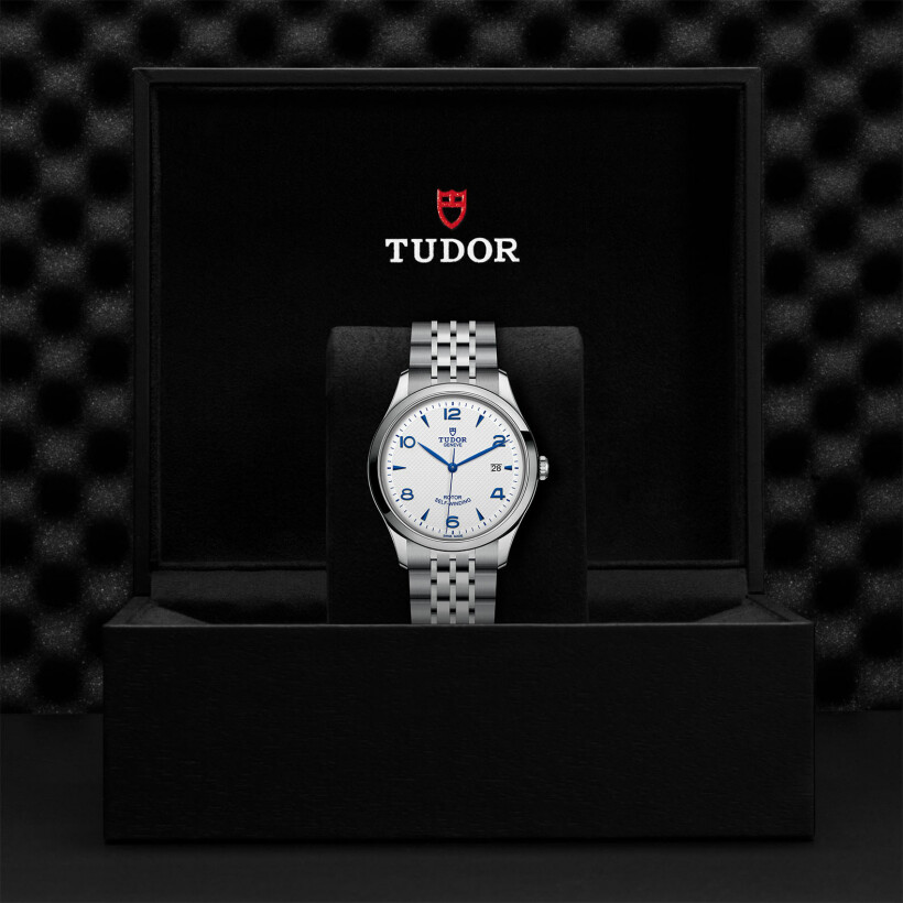 TUDOR 1926 watch, 41 mm steel case, opaline and blue dial