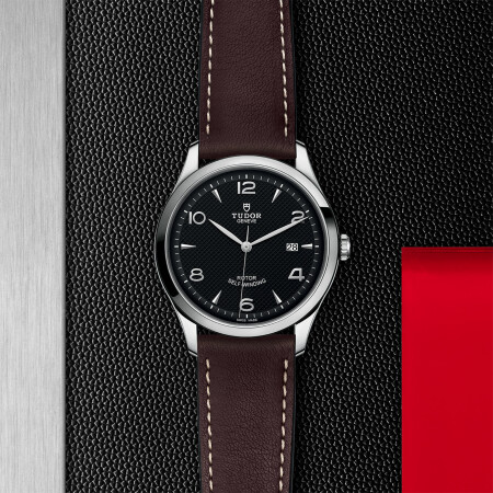 TUDOR 1926 watch, 41 mm steel case, dark-coloured dial