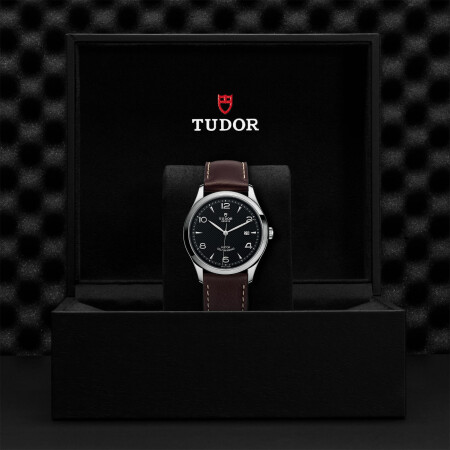 TUDOR 1926 watch, 41 mm steel case, dark-coloured dial