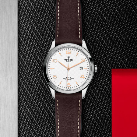 TUDOR 1926 watch, 41 mm steel case, light-coloured dial