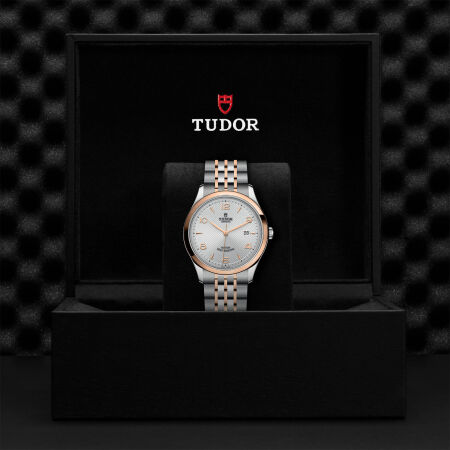 TUDOR 1926 watch, 41 mm steel case, pink gold bezel