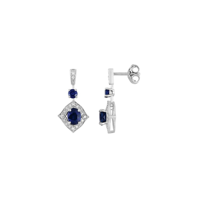 Boucles d'oreilles pendantes en or blanc, diamants et saphirs