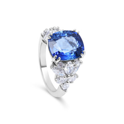 Bague Sweety en or blanc, saphir et diamants taille navettes, poires et brillants