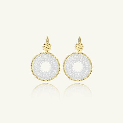 Boucles d'oreilles Sàntibé Bijoux Maxi Paradis en laiton, métal doré et perles blanc
