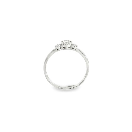 Solitaire en or blanc et diamants