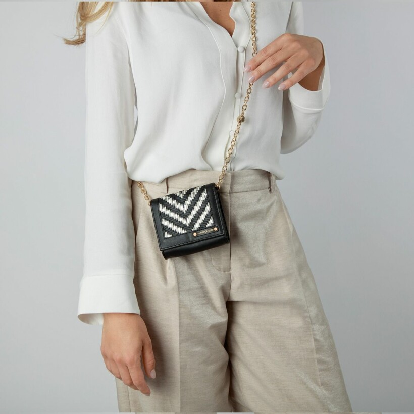 Sac micro Mauboussin Une Femme dans la Ville, chevrons noir argent blanc