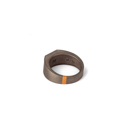 Bague Mano J en titane, or rouge et diamants noirs