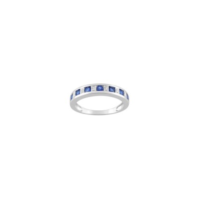 Bague en or blanc, saphirs et diamants