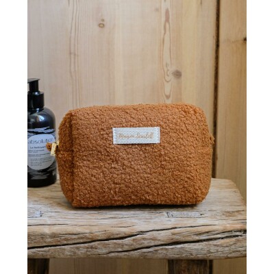 Trousse de toilette Maison Scarlett Charlotte S en tissu moumoute - Camel