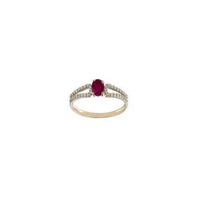 Bague en or jaune, rubis et oxyde de zirconium