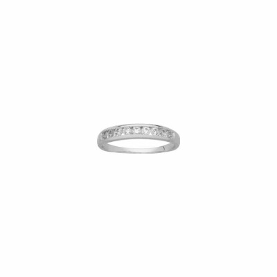 Bague en or blanc et oxydes de zirconium