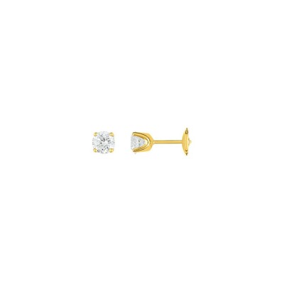 Puces d'oreilles en or jaune et diamants