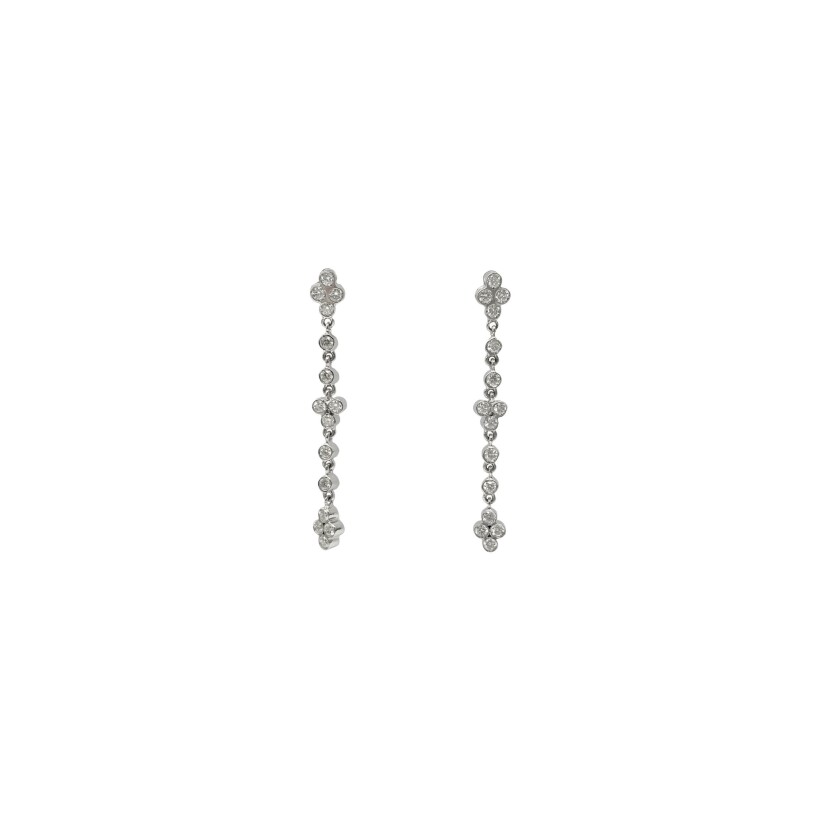 Boucles d’oreilles pendantes Isabelle Barrier en or blanc et diamants de 0.68ct