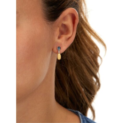 Boucles d'oreilles Nanis Dancing Azure en or jaune, diamants et topaze Bleu London