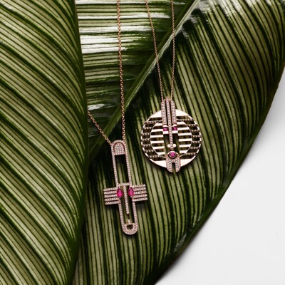 Collier Acalata en or rose, diamants, diamants bruns et rubis