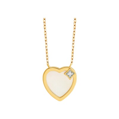 Collier or jaune, diamants et nacre blanche