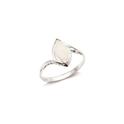 Bague en argent rhodié et opale doublet
