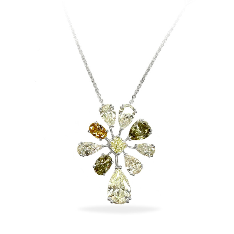 Pendentif Isabelle Barrier en or blanc, diamants blancs, diamants bruns, diamants verts et diamants jaunes de 6.45cts