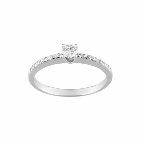 Solitaire accompagné en or blanc et diamants de 0.24ct