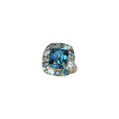Bague Isabelle Langlois Émotion en or rose, topaze Bleu London, topaze bleue, iolite, tsavorite et diamant