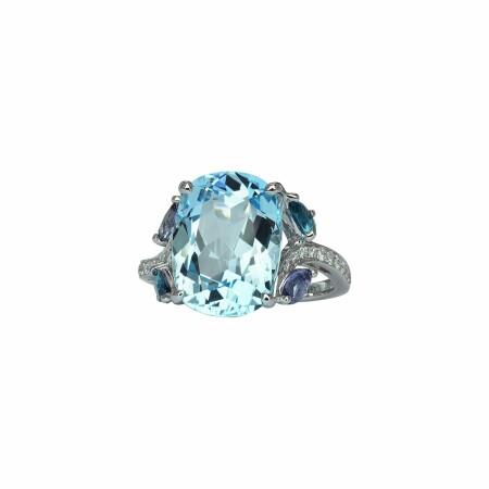 Bague Isabelle Langlois en Eden or blanc topaze bleue traitée, iolite, diamants