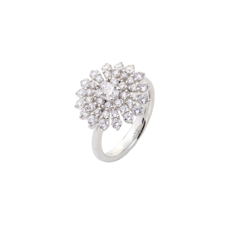 Doux White ring in white gold and diamonds
