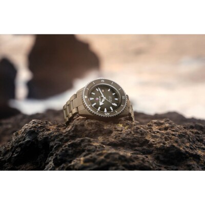 Montre RADO Captain Cook High-Tech Ceramic Diver R32130312