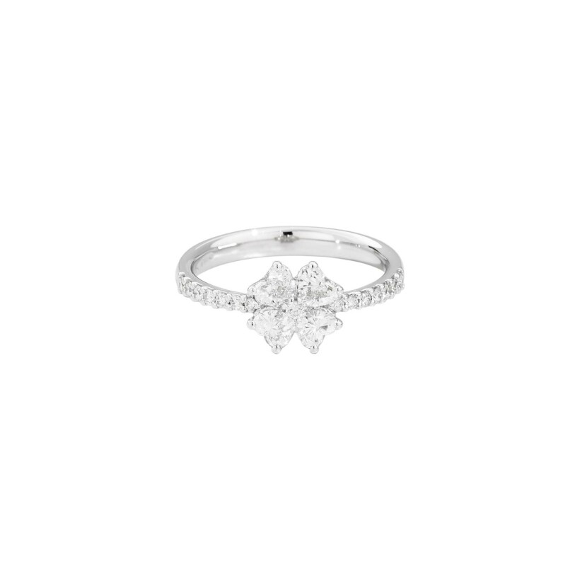 Recarlo Anniversary Love Quadrifoglio ring, bezel-set band, white gold, 4 heart-shaped brilliant cut diamonds, central round diamond
