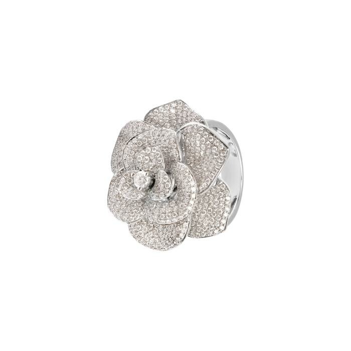 Flower white gold ring set with diamonds