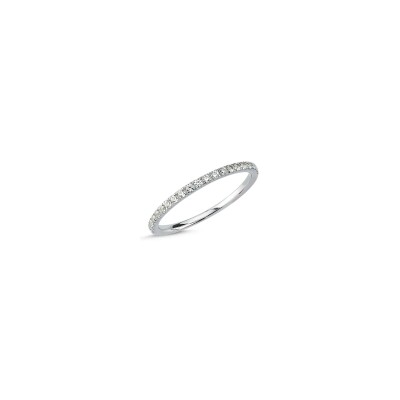 Alliance demi tour serti griffe en or blanc et diamants