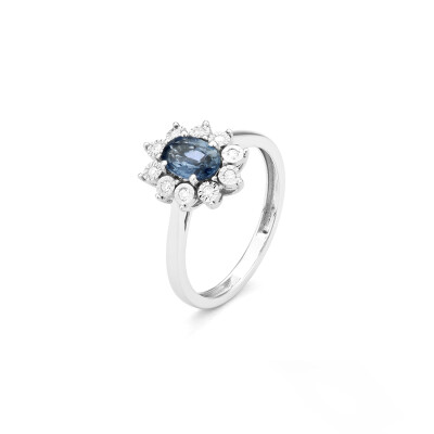 Bague en or blanc, saphir bleu et diamants 0.07ct