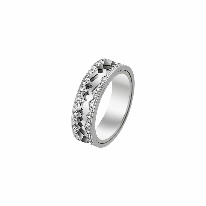Akillis Capture In Motion ring, white gold and diamond centre