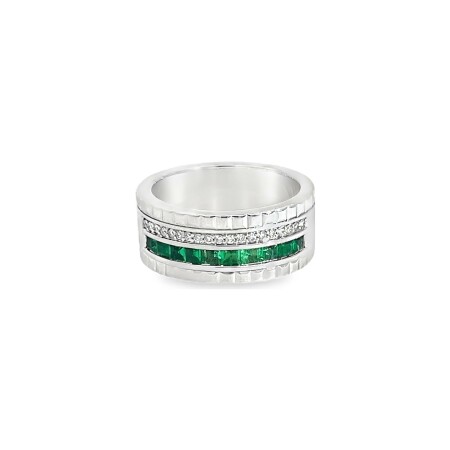 Bague en or blanc, diamants et émeraudes