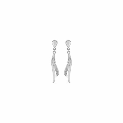 Boucles d'oreilles pendantes en or blanc et diamants