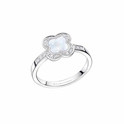 Bague Mauboussin Trèfle de toi petit modèle en or blanc, nacre et diamants