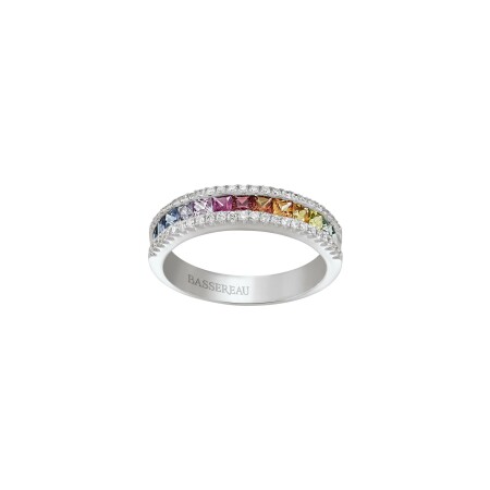 Bague en or blanc, saphirs multicolores et diamants