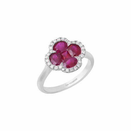 Bague petit trèfle en or blanc, rubis et diamants de 0.15ct