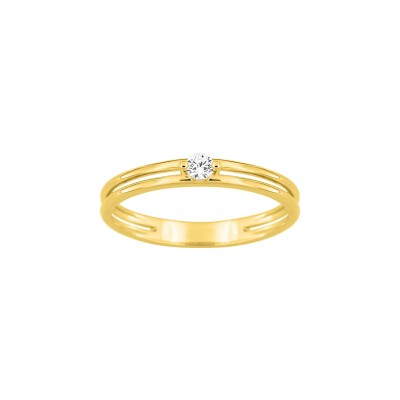 Bague en or jaune et oxyde de zirconium