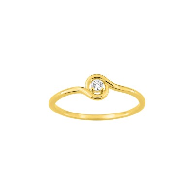 Bague en or jaune et oxyde de zirconium