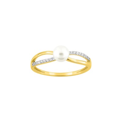Bague en or jaune, oxyde de zirconium et perle de culture