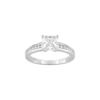 Bague en argent rhodié et oxyde de zirconium