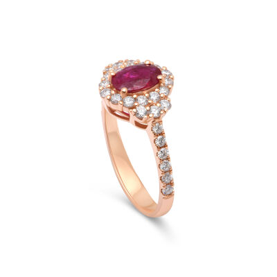 Bague Mariinsky en or rose, rubis taille ovale, entourage diamants