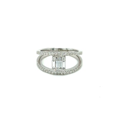 Bague sourire centre rectangle en or blanc et diamants