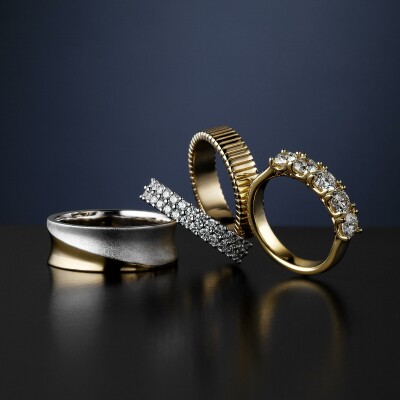 Round brillaint cut Diamond rings and wedding bands