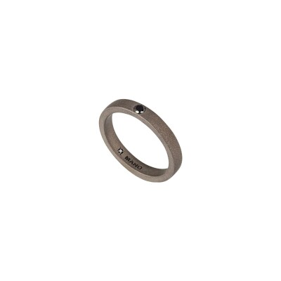 Bague solitaire Mano J en titane et diamant noir