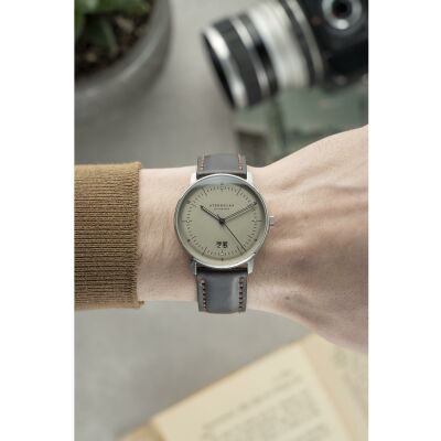 Montre Sternglas Naos Big Date S01-NAG26-BR03