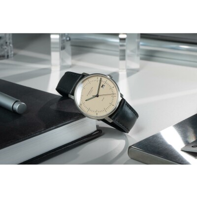 Montre Sternglas Naos Solar Edition Titanium S01-NST26-HY06